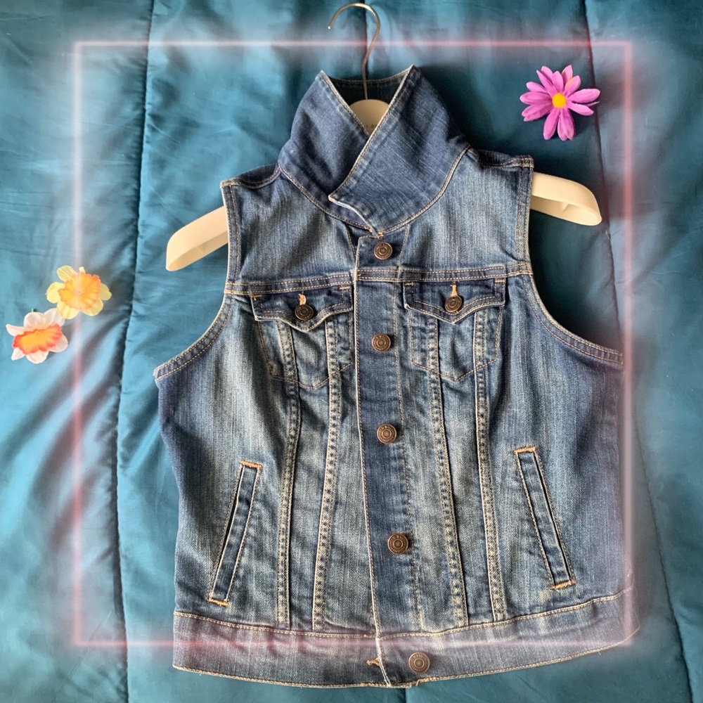 Light Blue No Sleeve Jean Jacket
